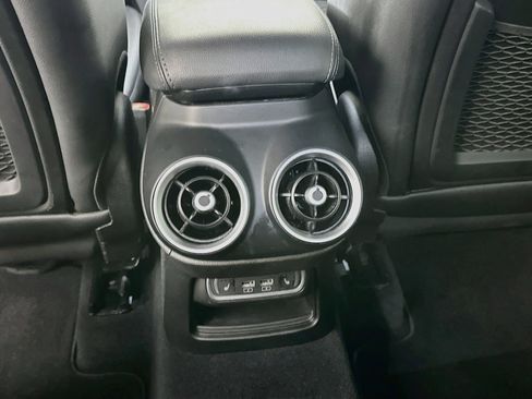 Used 2023 Alfa Romeo Stelvio Ti AWD/4WD image 28