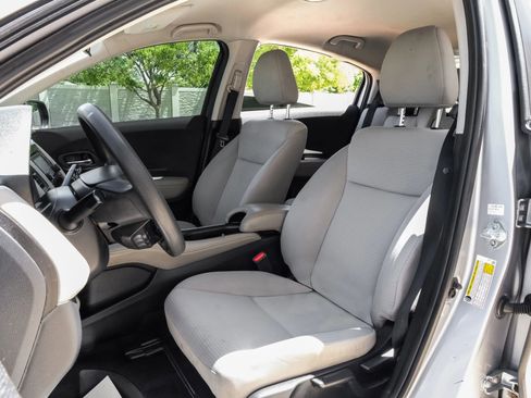 Used 2021 Honda HR-V LX image 38