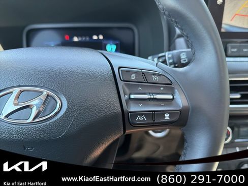 Used 2023 Hyundai Kona Limited AWD/4WD image 32