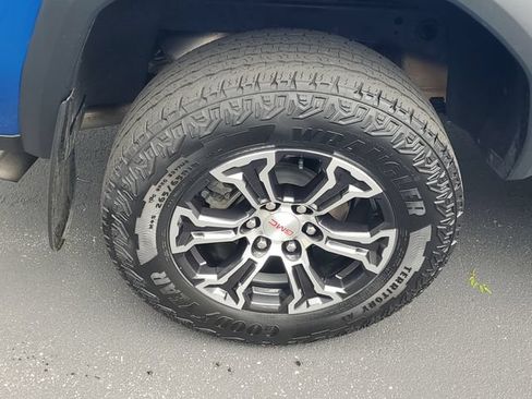 Certified 2023 GMC Canyon AT4 w/ AT4 Premium Package AWD/4WD image 5