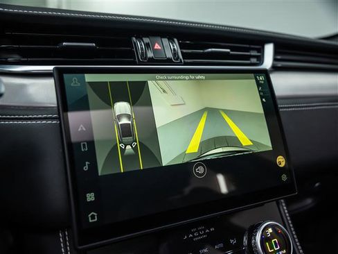 New 2024 Jaguar F-PACE R-Dynamic S image 29