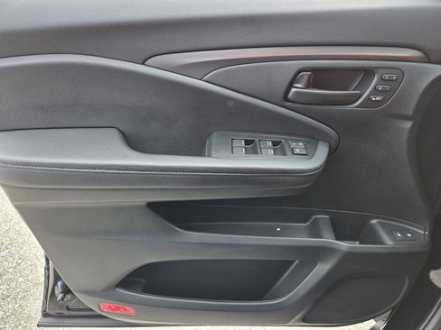 Certified 2023 Honda Passport EX-L image 32