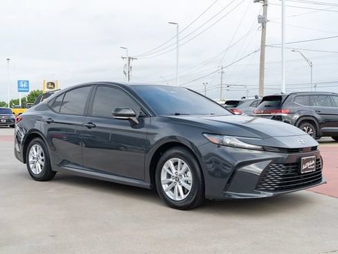 Used 2025 Toyota Camry LE FWD image 8