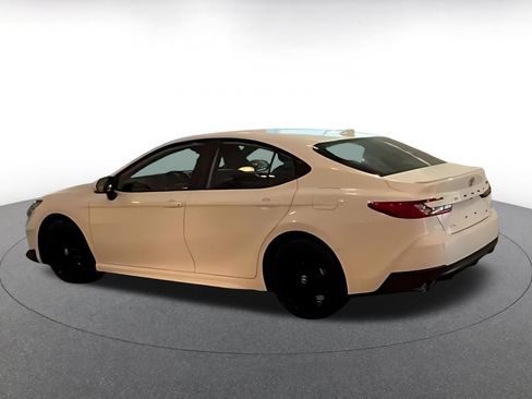Used 2026 Toyota Camry SE FWD image 14