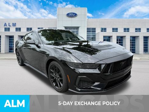 Used 2025 Ford Mustang GT RWD image 3