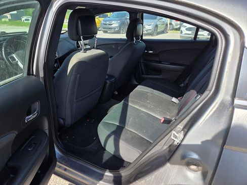 Used 2011 Chrysler 200 Touring FWD image 13