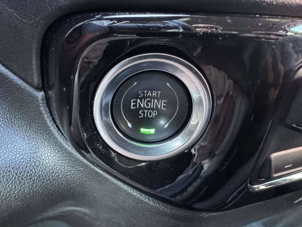 Used 2025 Chevrolet Silverado 1500 LT AWD/4WD image 35