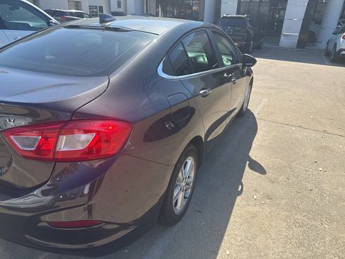 Used 2017 Chevrolet Cruze LT w/ Convenience Package image 26