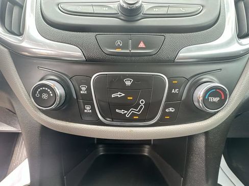 Used 2022 Chevrolet Equinox LT AWD/4WD image 20