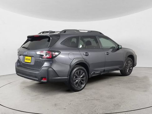 Certified 2025 Subaru Outback Onyx Edition AWD/4WD image 5