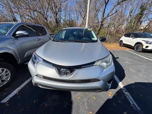 Used 2016 Toyota RAV4 LE image 10