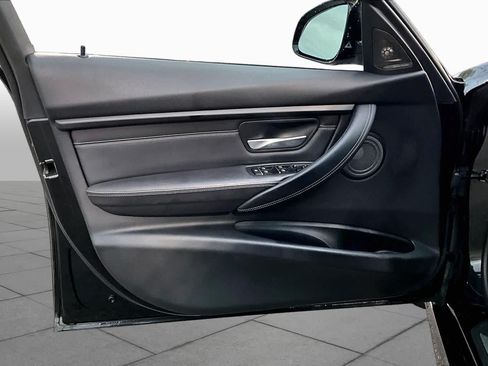 Used 2018 BMW M3 RWD image 22