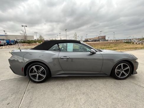 Used 2025 Ford Mustang Premium RWD image 7
