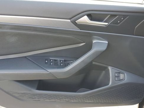 Used 2023 Volkswagen Jetta SE w/ Panoramic Sunroof Package FWD image 13