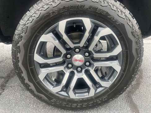 Certified 2024 GMC Canyon AT4 w/ Technology Package image 9