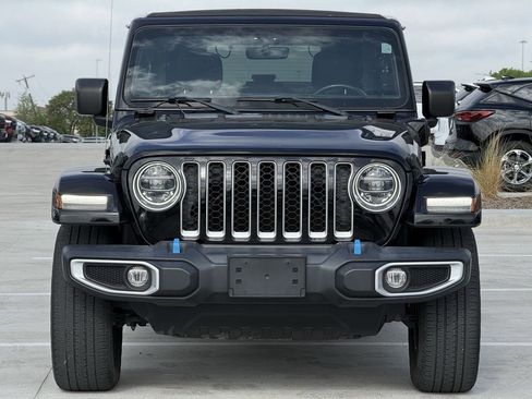 Used 2022 Jeep Wrangler Unlimited Sahara w/ Cold Weather Group image 6
