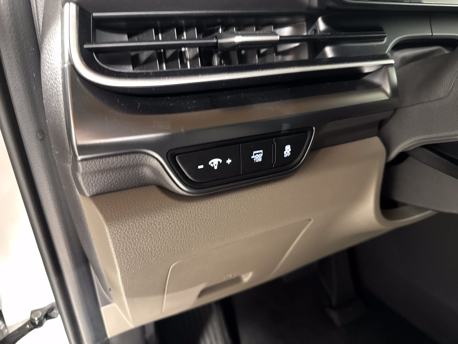 Certified 2026 Kia Carnival LXS FWD image 18