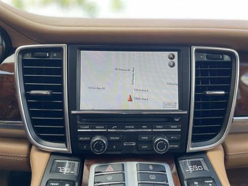 Used 2012 Porsche Panamera Turbo image 33