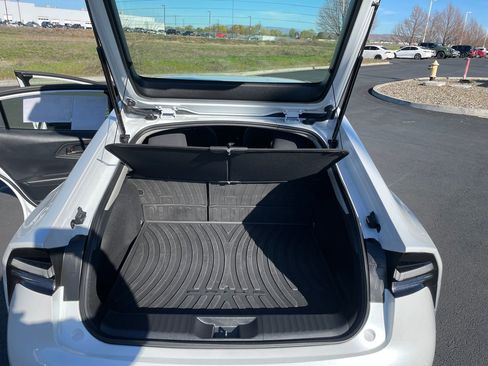 Used 2025 Toyota Prius Plug-In Hybrid image 14