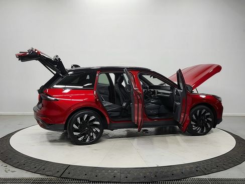 Used 2024 Lincoln Nautilus Reserve w/ Jet Appearance Package (87T) AWD/4WD image 16