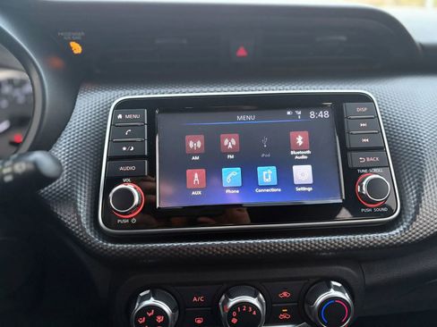 Used 2020 Nissan Kicks S image 26