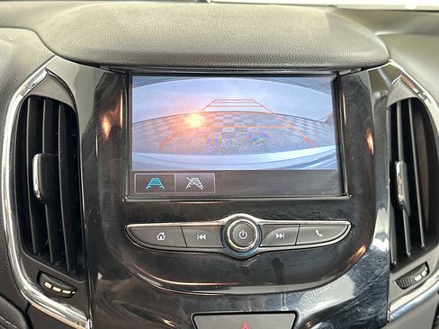 Used 2017 Chevrolet Cruze Premier image 20