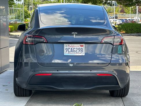 Used 2022 Tesla Model Y Performance AWD/4WD image 4