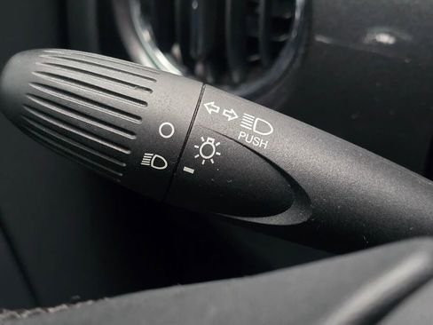 Used 2018 FIAT 500 Lounge image 29