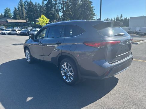 Used 2021 Toyota Highlander Limited AWD/4WD image 4