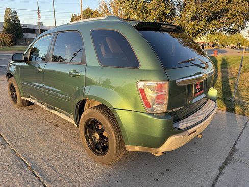 Used 2005 Chevrolet Equinox LT w/ Preferred Equipment Group AWD/4WD image 7