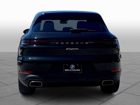 Used 2024 Porsche Cayenne image 11