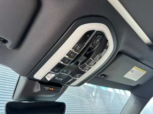 New 2026 Porsche Macan AWD/4WD image 29