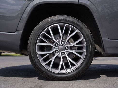 Used 2022 Jeep Grand Cherokee L Summit AWD/4WD image 11