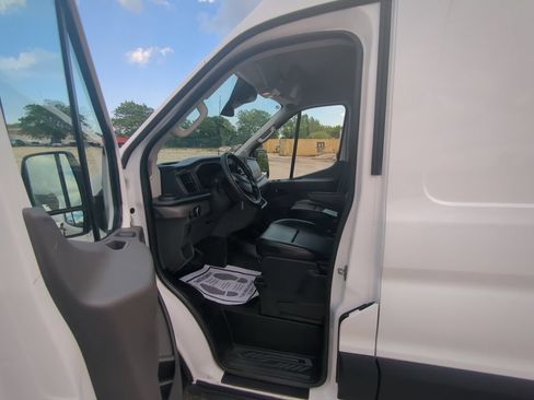 Used 2025 Ford Transit 250 148 High Roof AWD image 14