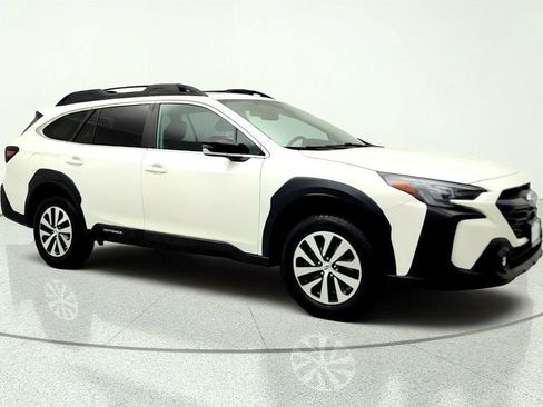 Used 2024 Subaru Outback Premium AWD/4WD image 3
