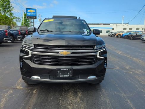 Used 2022 Chevrolet Suburban LT w/ Luxury Package AWD/4WD image 3