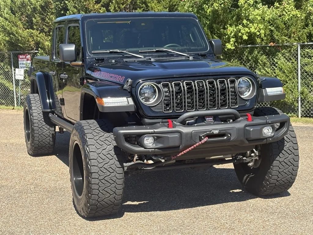 Used 2024 Jeep Gladiator Rubicon AWD/4WD image 2