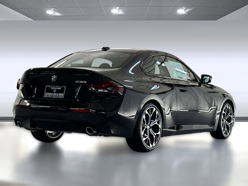 Used 2025 BMW 230i Coupe w/ Convenience Package image 8