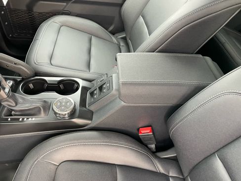 New 2025 Ford Bronco Badlands image 30