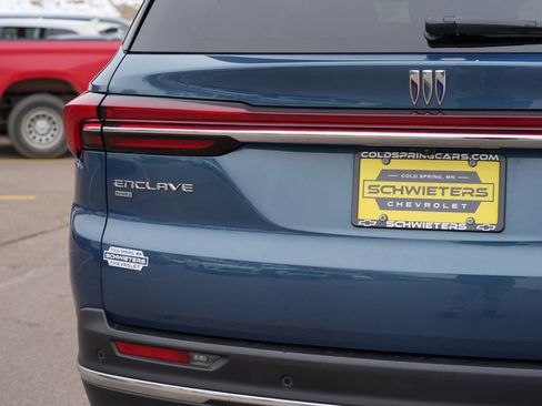 Used 2025 Buick Enclave Preferred image 10