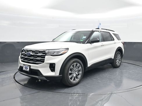 New 2026 Ford Explorer Active w/ Active Comfort Package image 4