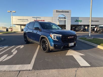 Used 2023 GMC Terrain SLT w/ Infotainment Package II