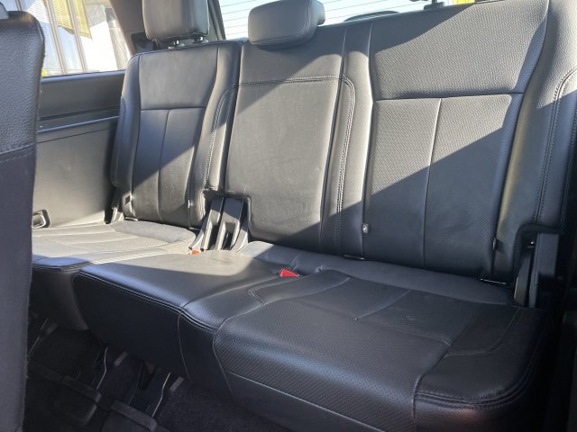 Used 2018 Ford Expedition XLT w/ Equipment Group 202A AWD/4WD image 24