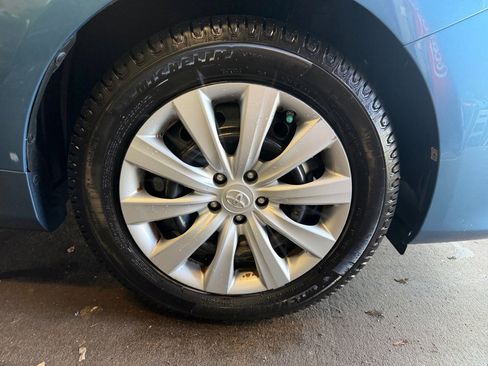 Used 2012 Toyota Corolla LE FWD image 29