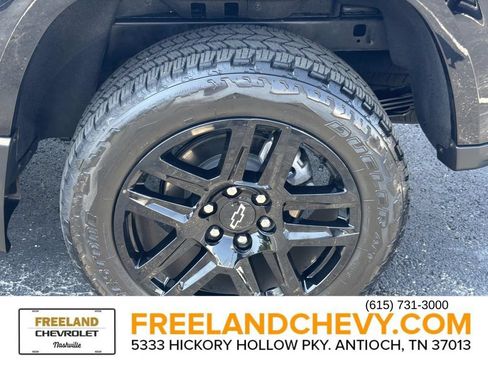 Used 2025 Chevrolet Colorado Z71 w/ Z71 Convenience Package 2 AWD/4WD image 11