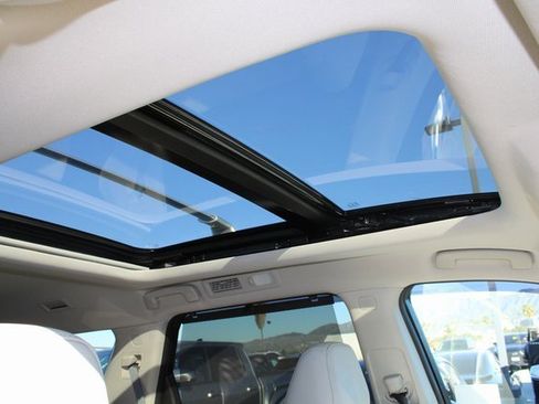 Used 2022 Nissan Pathfinder SL w/ SL Premium Package image 6