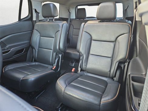 Used 2022 GMC Acadia AT4 w/ Preferred Package image 9