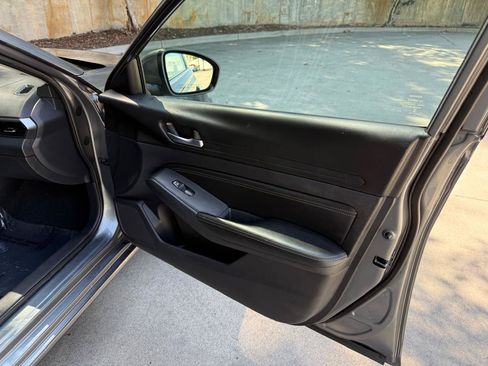 Used 2020 Nissan Altima 2.5 S FWD image 14