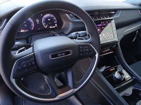 New 2024 Jeep Grand Cherokee L Laredo image 25