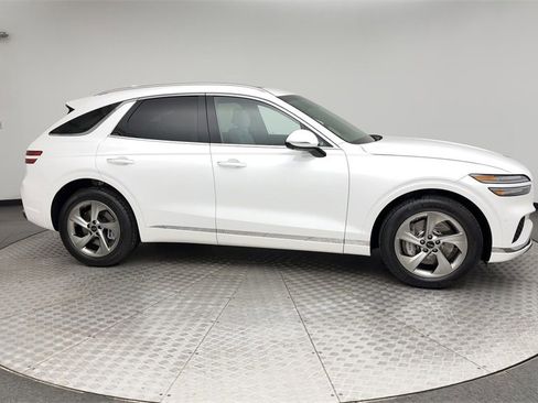 Used 2026 Genesis GV70 2.5T Advanced image 9